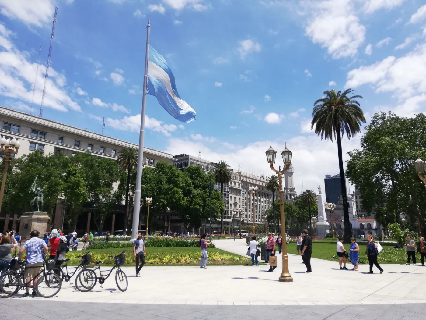 Plaza de Mayo en días de primavera